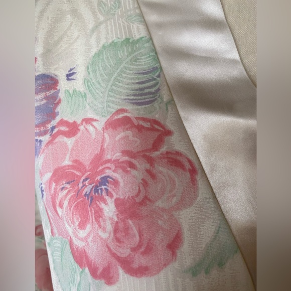 Vintage Vandemere Union Made Floral Satiny Robe with satiny trim and belt Sz Med - Picture 4 of 10